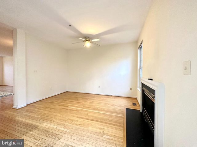 114 LONGPOINT WAY, Gaithersburg, MD 20878