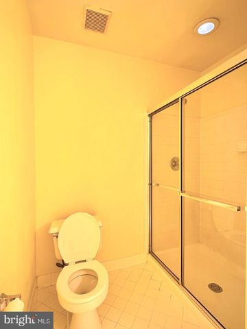114 LONGPOINT WAY, Gaithersburg, MD 20878