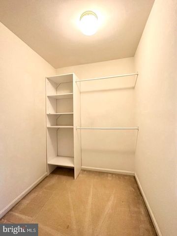 114 LONGPOINT WAY, Gaithersburg, MD 20878