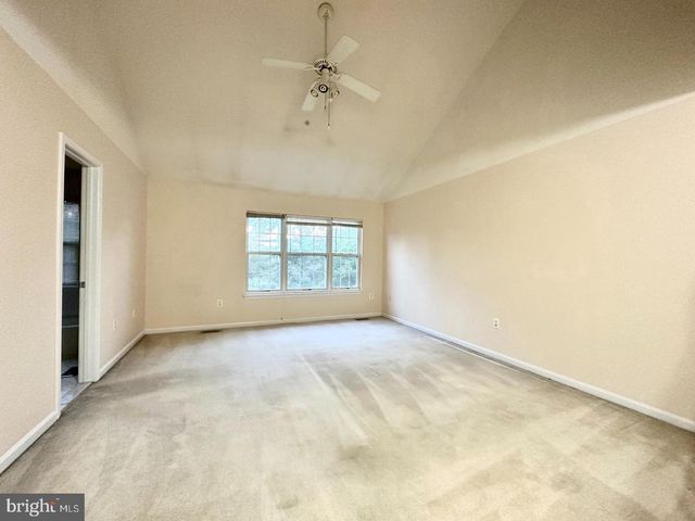 114 LONGPOINT WAY, Gaithersburg, MD 20878