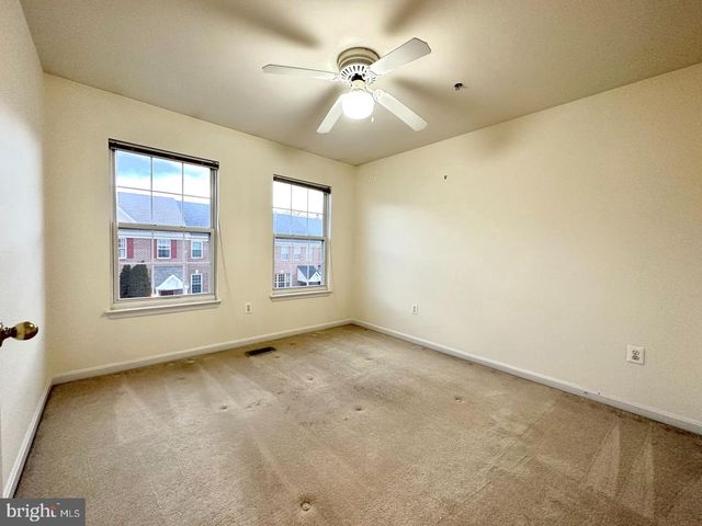 114 LONGPOINT WAY, Gaithersburg, MD 20878