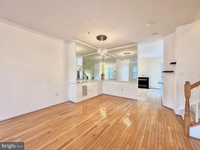 114 LONGPOINT WAY, Gaithersburg, MD 20878