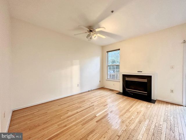 114 LONGPOINT WAY, Gaithersburg, MD 20878