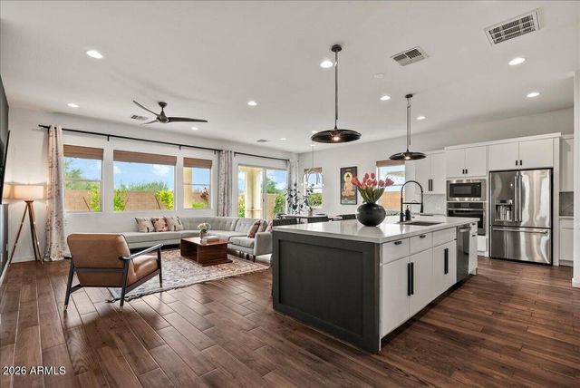 5936 E ADOBE Drive, Phoenix, AZ 85054