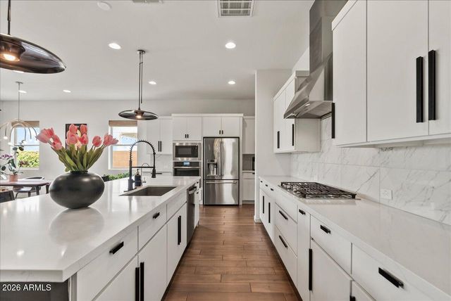 5936 E ADOBE Drive, Phoenix, AZ 85054