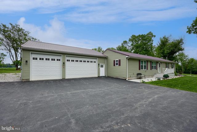 1025 WHITE OAK RD, Windsor, PA 17366