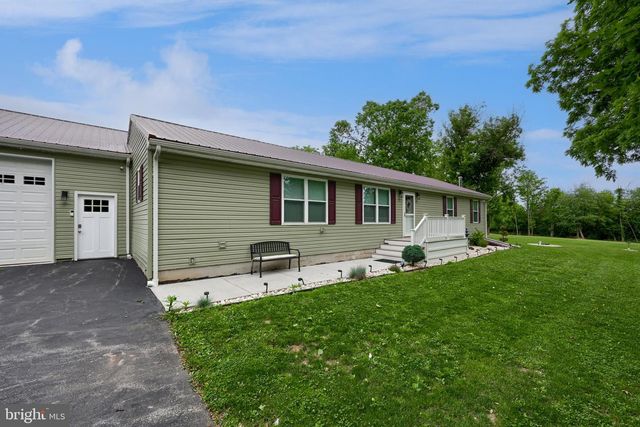 1025 WHITE OAK RD, Windsor, PA 17366