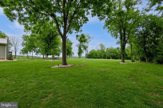1025 WHITE OAK RD, Windsor, PA 17366