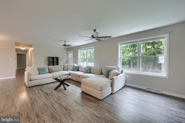 1025 WHITE OAK RD, Windsor, PA 17366