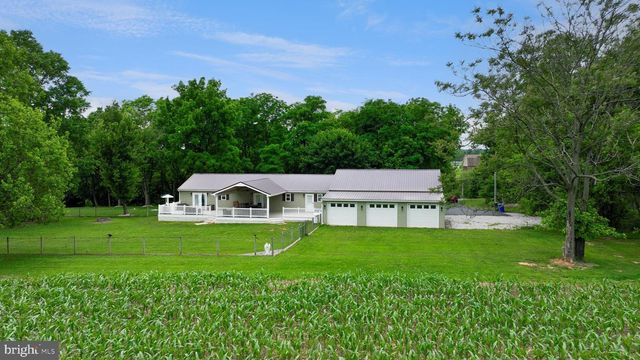 1025 WHITE OAK RD, Windsor, PA 17366