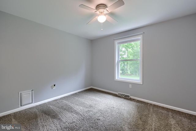 1025 WHITE OAK RD, Windsor, PA 17366