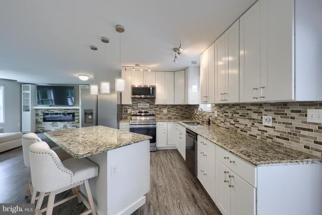 1025 WHITE OAK RD, Windsor, PA 17366