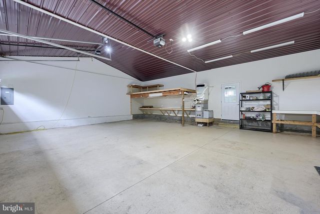 1025 WHITE OAK RD, Windsor, PA 17366