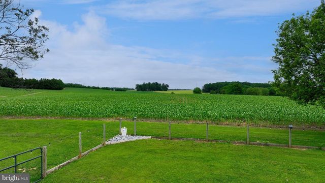 1025 WHITE OAK RD, Windsor, PA 17366
