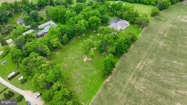 1025 WHITE OAK RD, Windsor, PA 17366