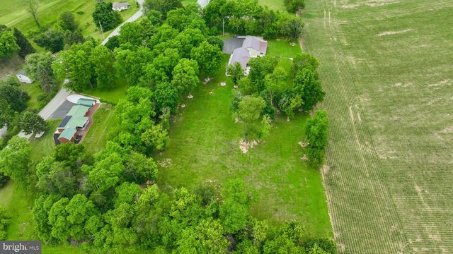 1025 WHITE OAK RD, Windsor, PA 17366