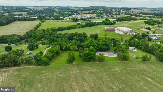 1025 WHITE OAK RD, Windsor, PA 17366
