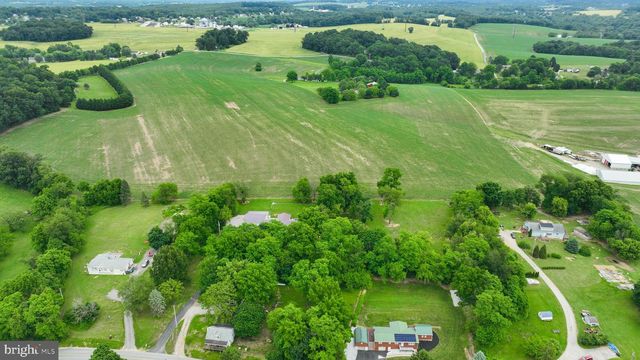 1025 WHITE OAK RD, Windsor, PA 17366