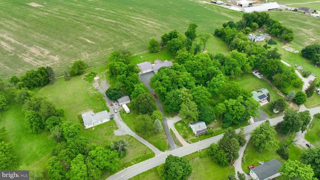 1025 WHITE OAK RD, Windsor, PA 17366