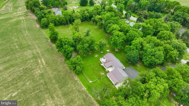 1025 WHITE OAK RD, Windsor, PA 17366