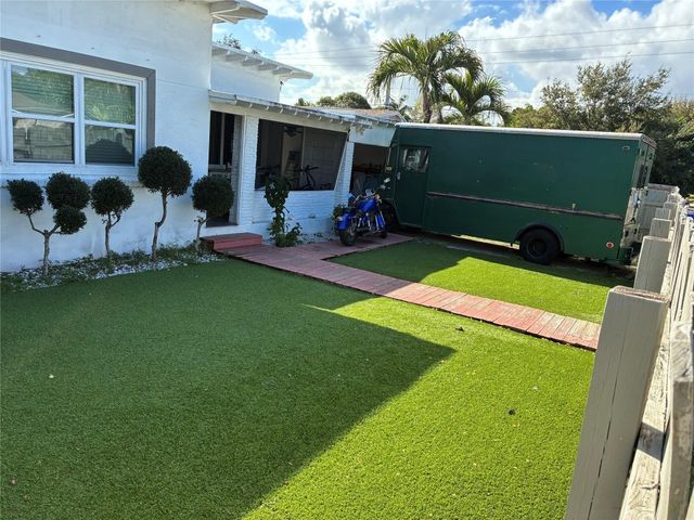 516 SW 15th Street, Fort Lauderdale, FL 33315