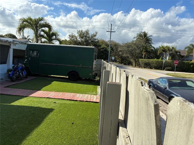 516 SW 15th Street, Fort Lauderdale, FL 33315