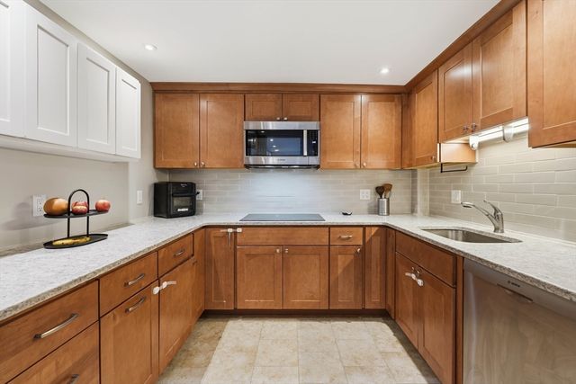 8 Ninth St. 701, Medford, MA 02155