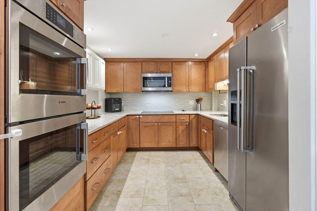 8 Ninth St. 701, Medford, MA 02155