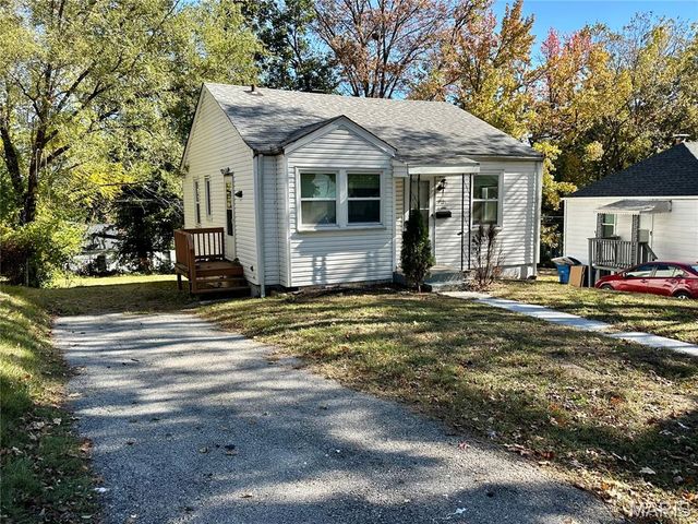 7121 Lamont Drive, Flordell Hills, MO 63136