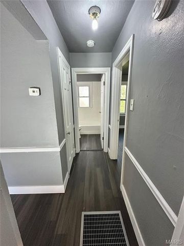 7121 Lamont Drive, Flordell Hills, MO 63136