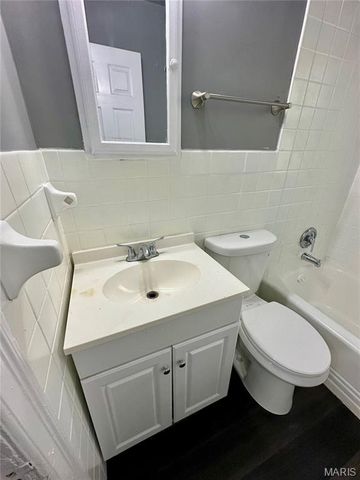 7121 Lamont Drive, Flordell Hills, MO 63136