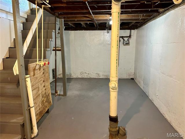 7121 Lamont Drive, Flordell Hills, MO 63136