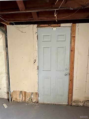 7121 Lamont Drive, Flordell Hills, MO 63136