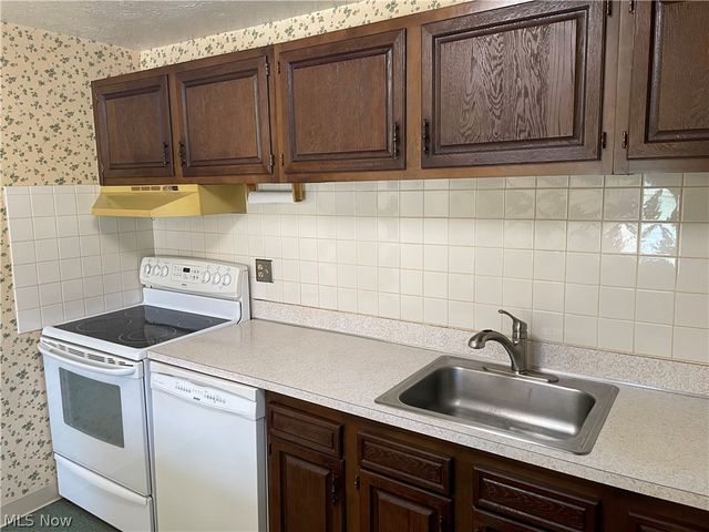 9630 Cove Drive 16A, North Royalton, OH 44133