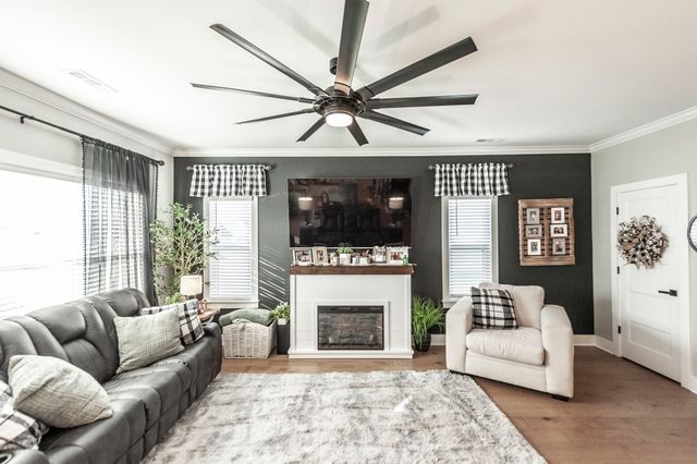 1377 Wentworth Dr, Gallatin, TN 37066