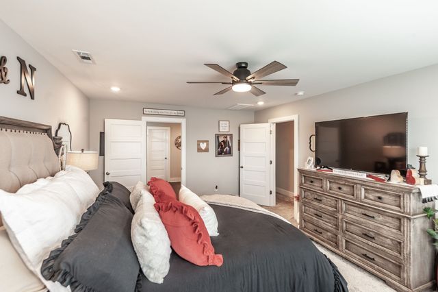 1377 Wentworth Dr, Gallatin, TN 37066