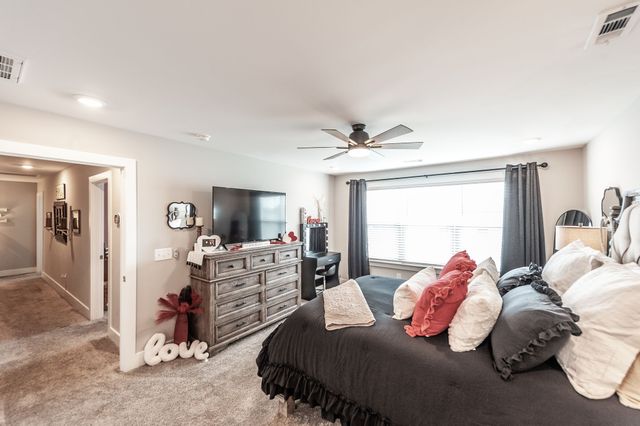 1377 Wentworth Dr, Gallatin, TN 37066