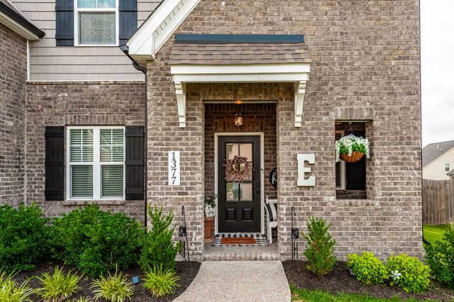 1377 Wentworth Dr, Gallatin, TN 37066