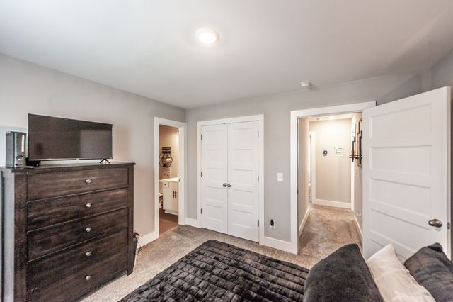 1377 Wentworth Dr, Gallatin, TN 37066