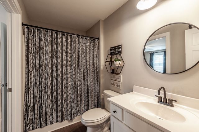 1377 Wentworth Dr, Gallatin, TN 37066