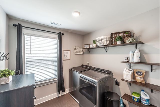 1377 Wentworth Dr, Gallatin, TN 37066