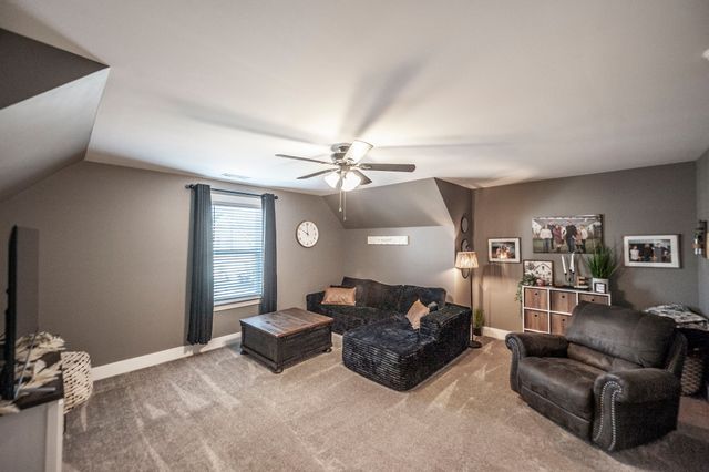 1377 Wentworth Dr, Gallatin, TN 37066