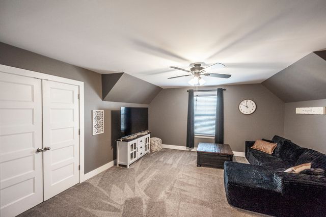 1377 Wentworth Dr, Gallatin, TN 37066