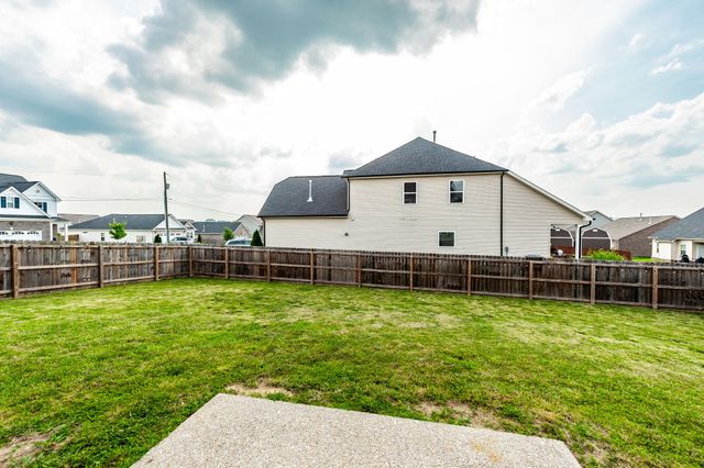 1377 Wentworth Dr, Gallatin, TN 37066