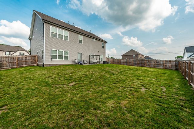 1377 Wentworth Dr, Gallatin, TN 37066