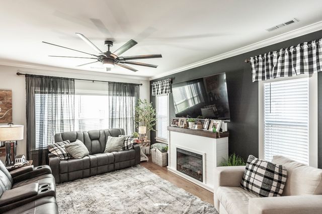 1377 Wentworth Dr, Gallatin, TN 37066