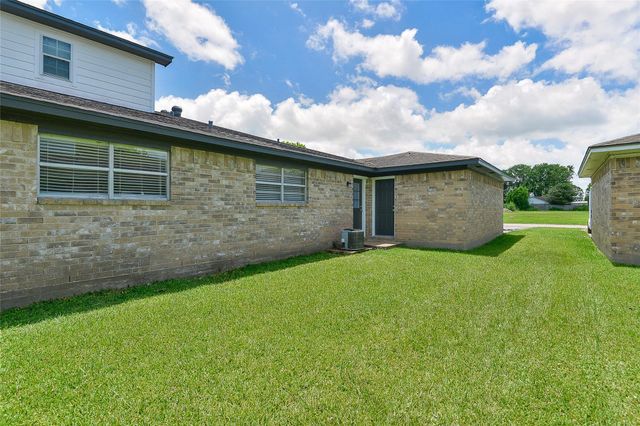 4508 Avenue L 3, Santa Fe, TX 77510