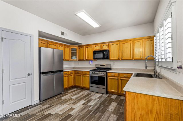 7349 PRICKLEY PEAR Drive, El Paso, TX 79912