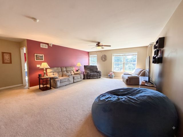 250 Sparrow Drive, Woodstock, IL 60098