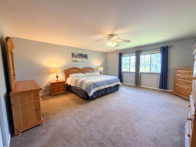 250 Sparrow Drive, Woodstock, IL 60098
